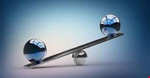 مقاله و مبانی نظری عدم اطمینان و عدم تقارن اطلاعاتی 